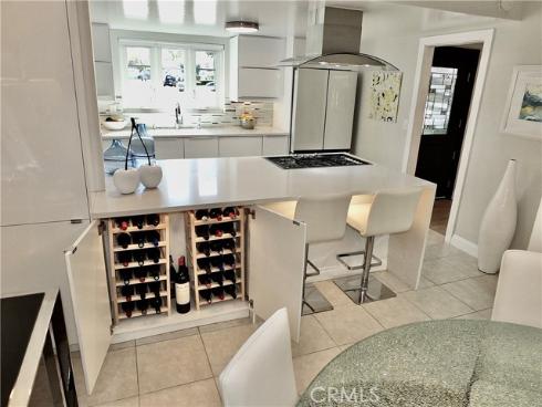 250  Bucknell Rd  , Costa Mesa, CA