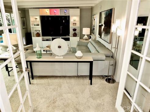 250  Bucknell Rd  , Costa Mesa, CA