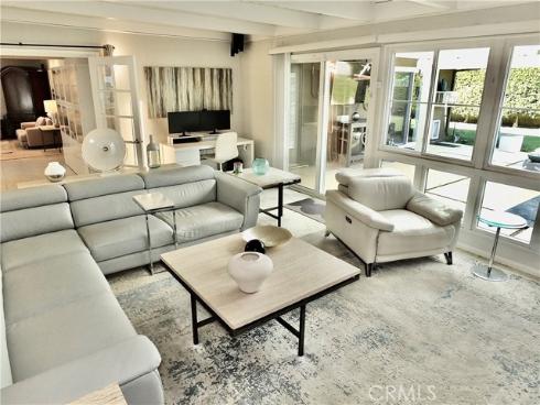 250  Bucknell Rd  , Costa Mesa, CA