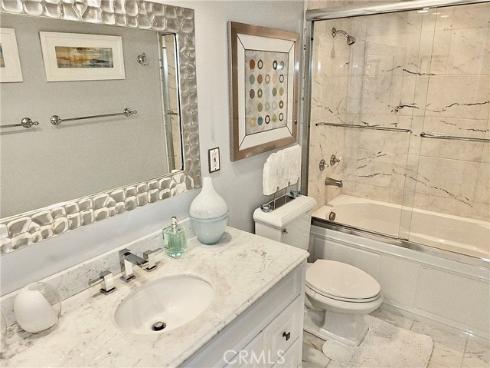 250  Bucknell Rd  , Costa Mesa, CA