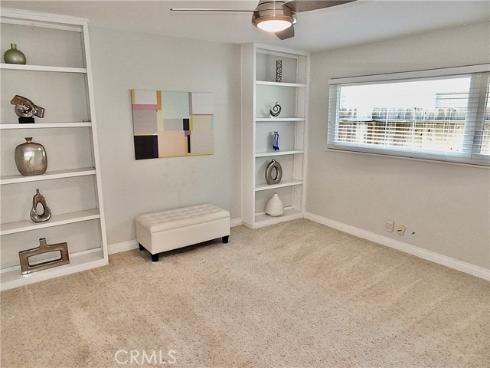 250  Bucknell Rd  , Costa Mesa, CA