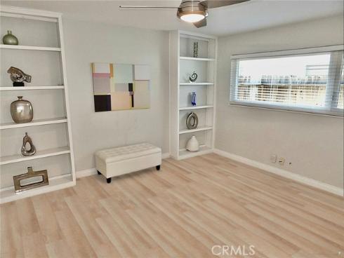 250  Bucknell Rd  , Costa Mesa, CA