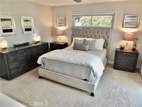 250  Bucknell Rd  , Costa Mesa, CA