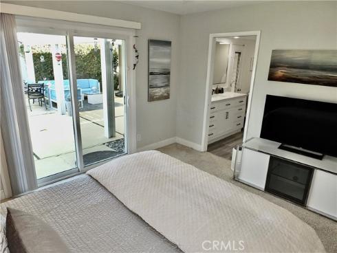 250  Bucknell Rd  , Costa Mesa, CA