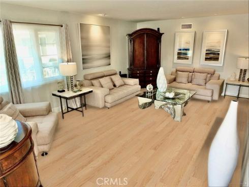 250  Bucknell Rd  , Costa Mesa, CA