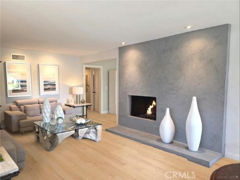 250  Bucknell Rd  , Costa Mesa, CA