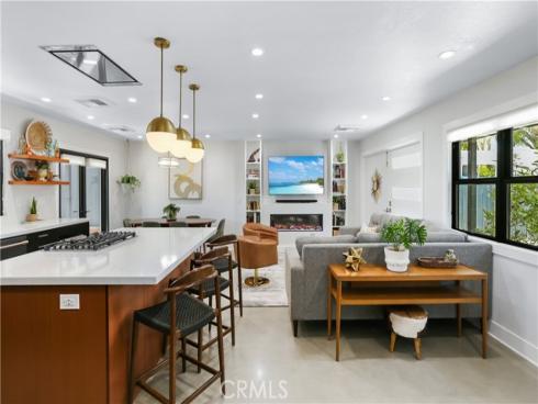 2110  President  , Costa Mesa, CA