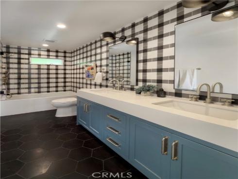 389  Mira Loma  , Costa Mesa, CA