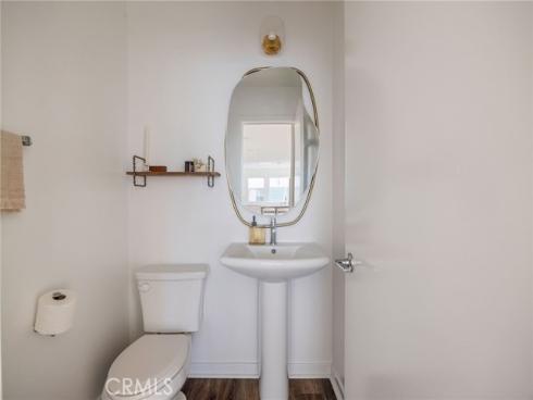 329  Ford  , Costa Mesa, CA