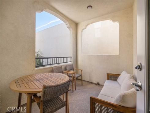 329  Ford  , Costa Mesa, CA