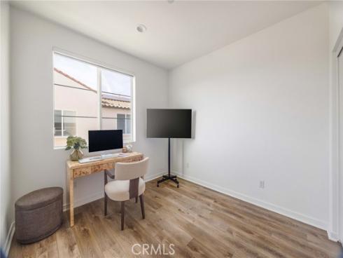 329  Ford  , Costa Mesa, CA