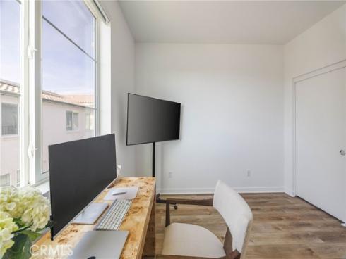 329  Ford  , Costa Mesa, CA