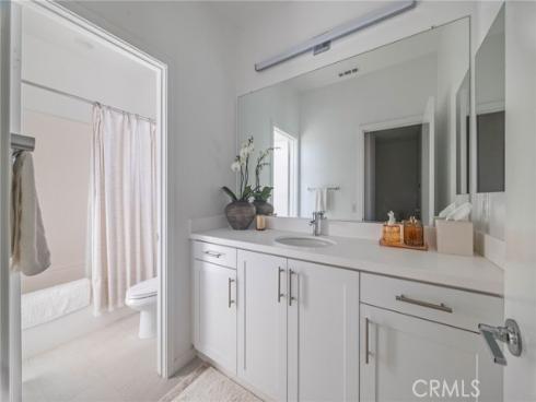 329  Ford  , Costa Mesa, CA