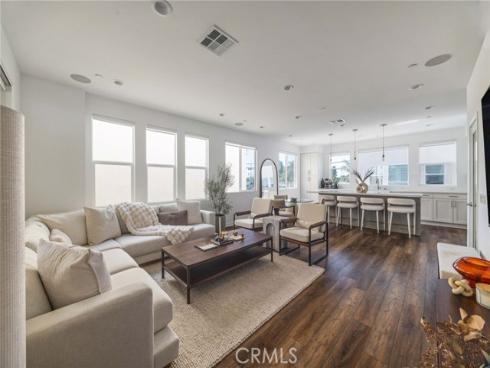 329  Ford  , Costa Mesa, CA