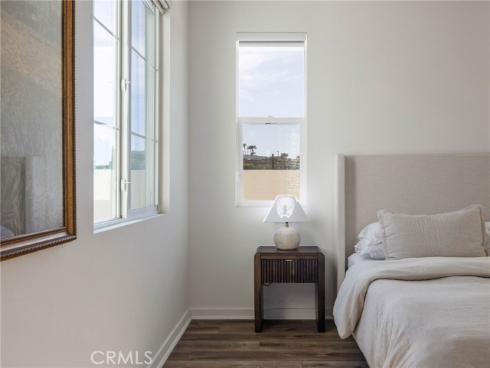 329  Ford  , Costa Mesa, CA