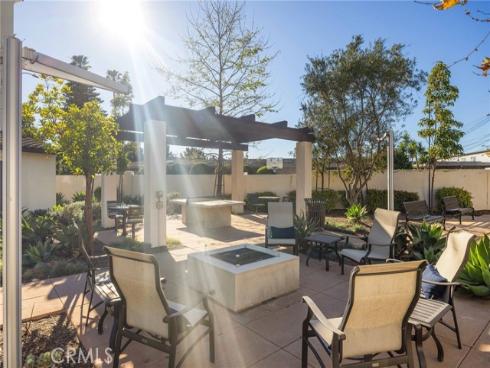 329  Ford  , Costa Mesa, CA