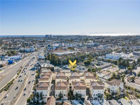 329  Ford  , Costa Mesa, CA