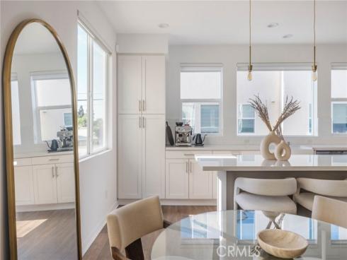 329  Ford  , Costa Mesa, CA