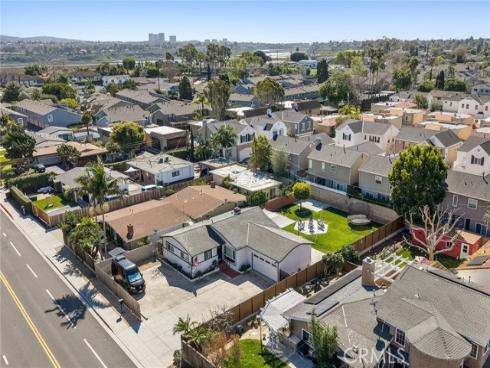 315  University   Drive, Costa Mesa, CA