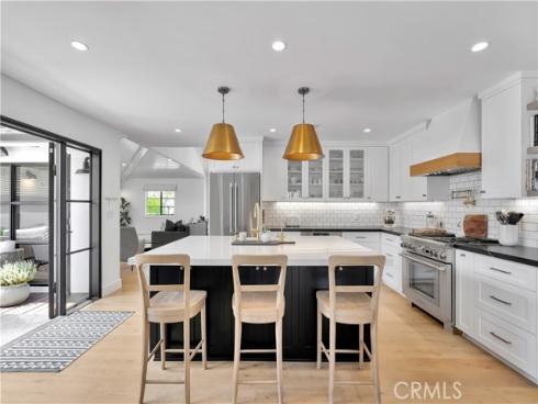 206  Del Mar   Avenue, Costa Mesa, CA