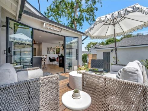 206  Del Mar   Avenue, Costa Mesa, CA