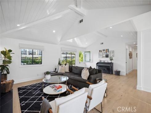 206  Del Mar   Avenue, Costa Mesa, CA