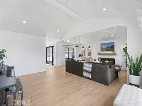 206  Del Mar   Avenue, Costa Mesa, CA