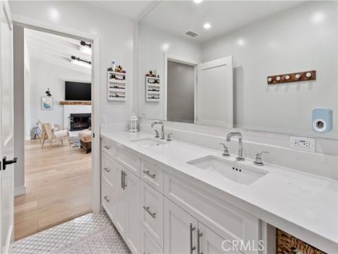 278 Virginia Place, Costa Mesa, CA