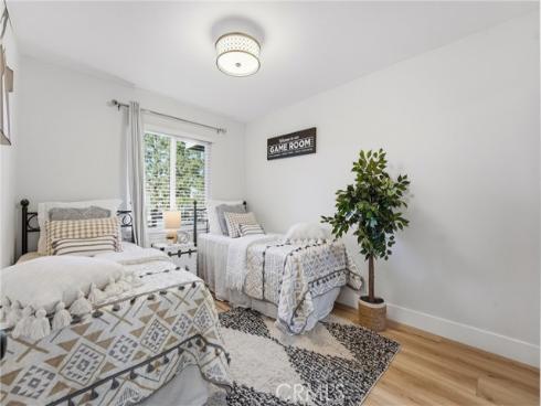 106  Lexington  , Costa Mesa, CA