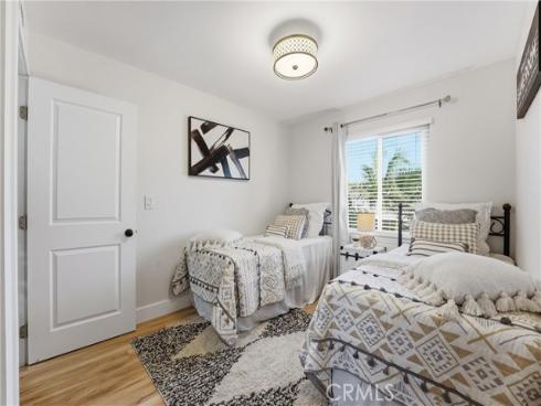 106  Lexington  , Costa Mesa, CA