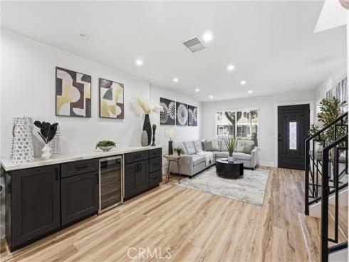 106  Lexington  , Costa Mesa, CA