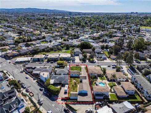 2235  Canyon  , Costa Mesa, CA