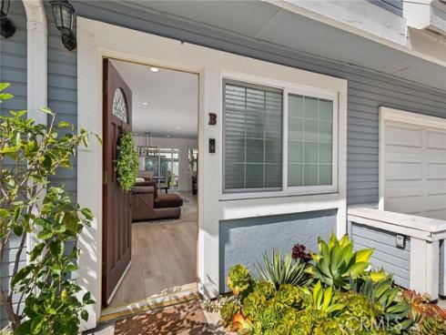 133  Cecil  B  Place, Costa Mesa, CA