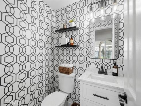 133  Cecil  B  Place, Costa Mesa, CA