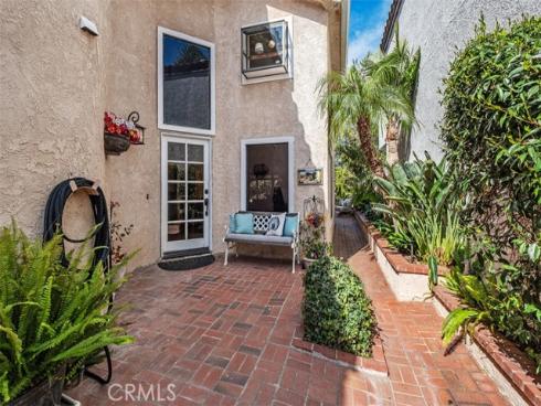 1945  Sundance  , Costa Mesa, CA