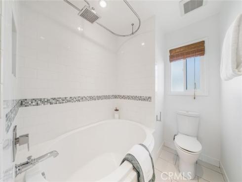 1741  Tustin  5C  Avenue, Costa Mesa, CA