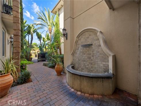 401  Bernard  211  Street, Costa Mesa, CA