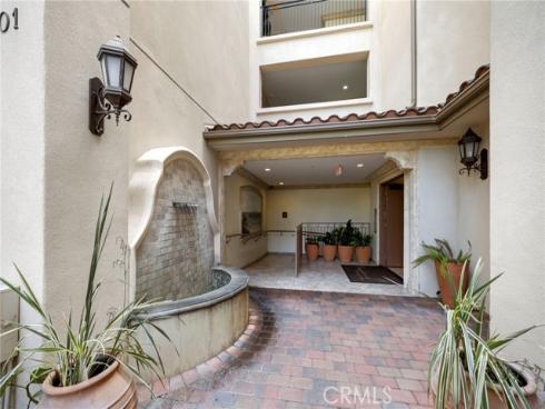 401  Bernard  211  Street, Costa Mesa, CA