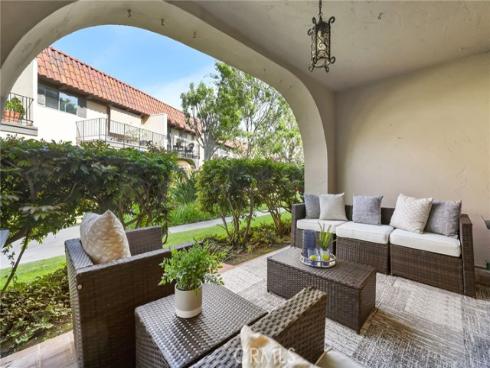 3058  Club House   Road, Costa Mesa, CA