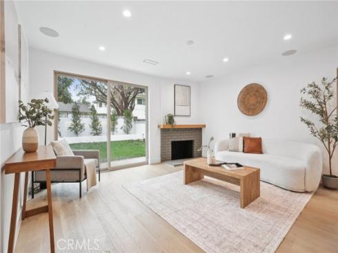 1147  Charleston  , Costa Mesa, CA