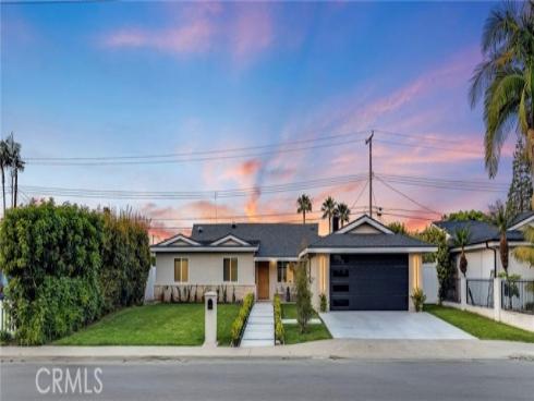 1608  Elm  , Costa Mesa, CA