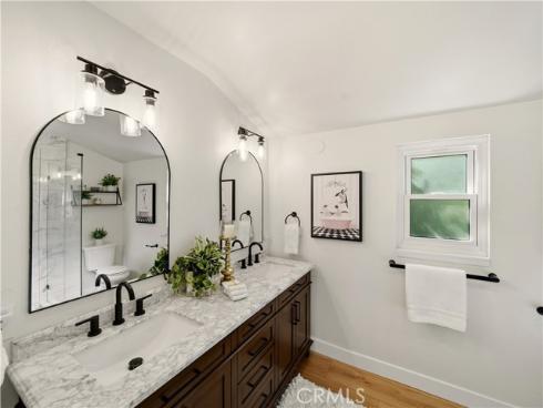 324  Sydney  , Costa Mesa, CA