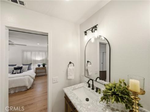 324  Sydney  , Costa Mesa, CA