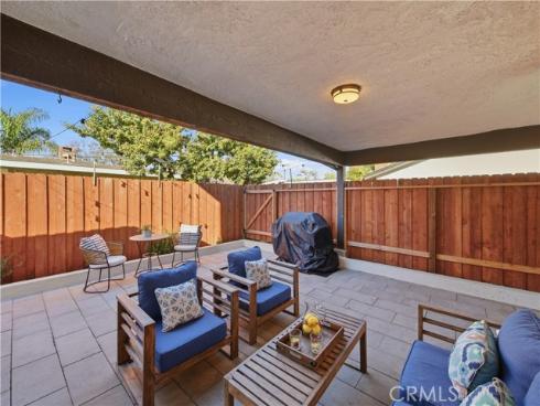 324  Sydney  , Costa Mesa, CA