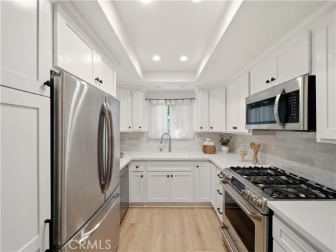 324  Sydney  , Costa Mesa, CA