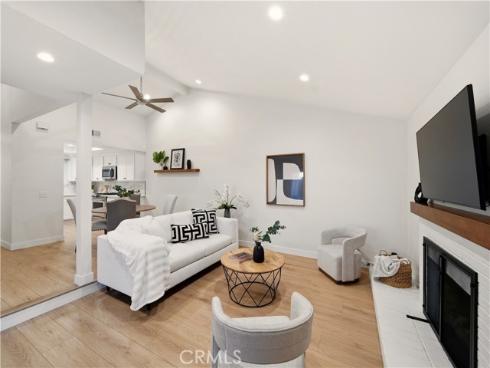 324  Sydney  , Costa Mesa, CA