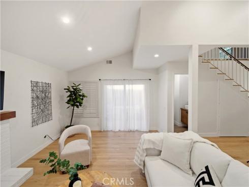 324  Sydney  , Costa Mesa, CA