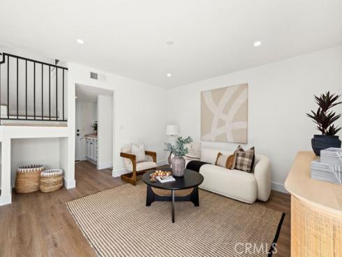 937  Carnation  , Costa Mesa, CA