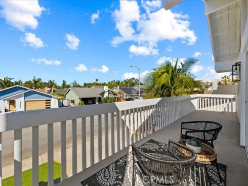937  Carnation  , Costa Mesa, CA