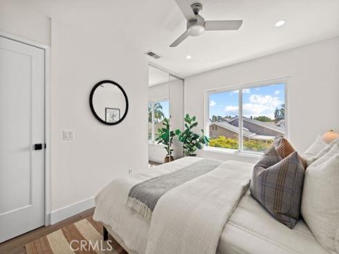 937  Carnation  , Costa Mesa, CA